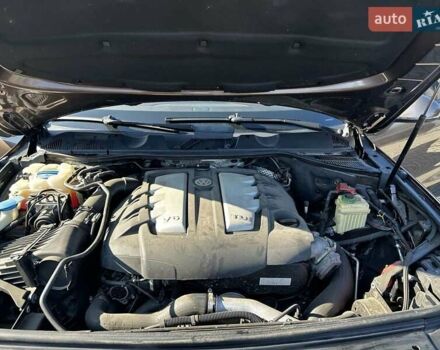 Коричневый Фольксваген Туарег, объемом двигателя 2.97 л и пробегом 274 тыс. км за 16300 $, фото 6 на Automoto.ua