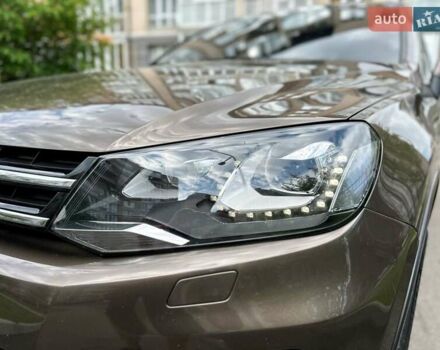 Коричневый Фольксваген Туарег, объемом двигателя 4.13 л и пробегом 294 тыс. км за 16999 $, фото 14 на Automoto.ua