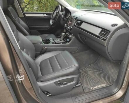 Коричневый Фольксваген Туарег, объемом двигателя 2.97 л и пробегом 211 тыс. км за 16500 $, фото 26 на Automoto.ua