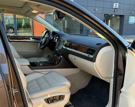 Коричневий Фольксваген Туарег, об'ємом двигуна 3 л та пробігом 278 тис. км за 18000 $, фото 5 на Automoto.ua