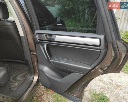 Коричневый Фольксваген Туарег, объемом двигателя 2.97 л и пробегом 211 тыс. км за 16500 $, фото 28 на Automoto.ua