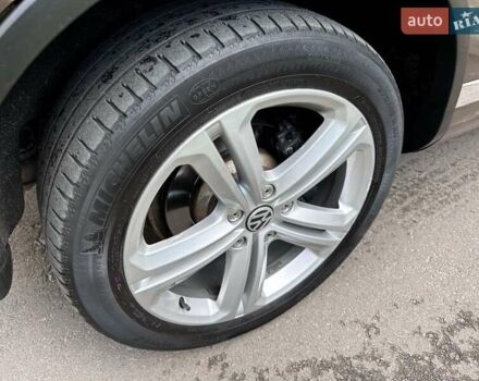 Коричневый Фольксваген Туарег, объемом двигателя 4.13 л и пробегом 294 тыс. км за 16999 $, фото 42 на Automoto.ua