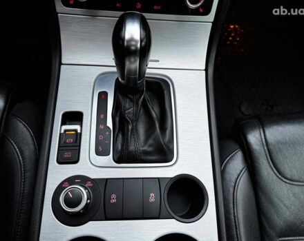 Коричневий Фольксваген Туарег, об'ємом двигуна 3 л та пробігом 296 тис. км за 19390 $, фото 20 на Automoto.ua