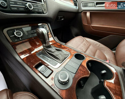 Коричневый Фольксваген Туарег, объемом двигателя 3 л и пробегом 225 тыс. км за 17999 $, фото 18 на Automoto.ua