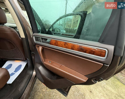 Коричневый Фольксваген Туарег, объемом двигателя 3 л и пробегом 225 тыс. км за 17999 $, фото 50 на Automoto.ua