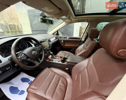 Коричневый Фольксваген Туарег, объемом двигателя 3 л и пробегом 225 тыс. км за 17999 $, фото 22 на Automoto.ua