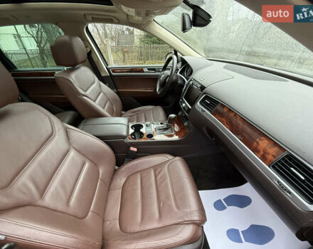 Коричневый Фольксваген Туарег, объемом двигателя 3 л и пробегом 225 тыс. км за 17999 $, фото 45 на Automoto.ua