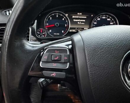 Коричневий Фольксваген Туарег, об'ємом двигуна 3 л та пробігом 296 тис. км за 19390 $, фото 16 на Automoto.ua