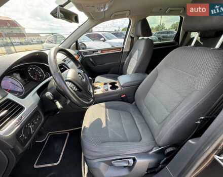 Коричневый Фольксваген Туарег, объемом двигателя 2.97 л и пробегом 214 тыс. км за 17490 $, фото 18 на Automoto.ua