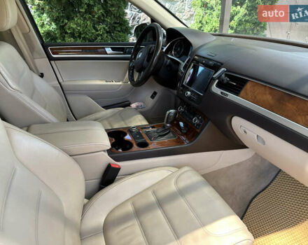 Коричневий Фольксваген Туарег, об'ємом двигуна 3 л та пробігом 280 тис. км за 16500 $, фото 15 на Automoto.ua