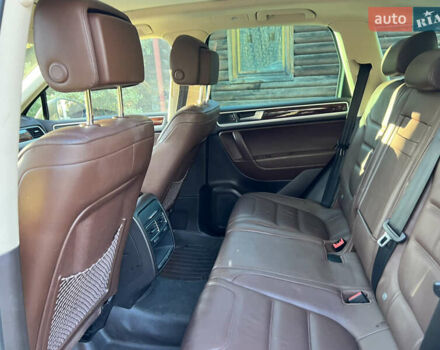 Коричневий Фольксваген Туарег, об'ємом двигуна 3 л та пробігом 245 тис. км за 17999 $, фото 46 на Automoto.ua