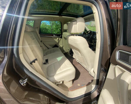 Коричневий Фольксваген Туарег, об'ємом двигуна 2.97 л та пробігом 348 тис. км за 20500 $, фото 23 на Automoto.ua