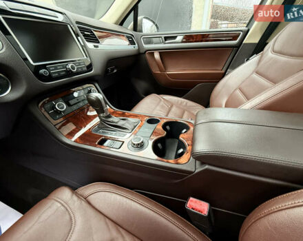 Коричневый Фольксваген Туарег, объемом двигателя 3 л и пробегом 225 тыс. км за 17999 $, фото 19 на Automoto.ua