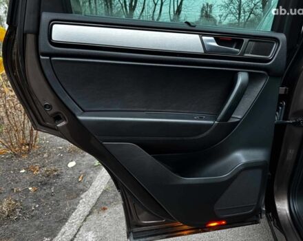 Коричневий Фольксваген Туарег, об'ємом двигуна 3 л та пробігом 296 тис. км за 19390 $, фото 24 на Automoto.ua