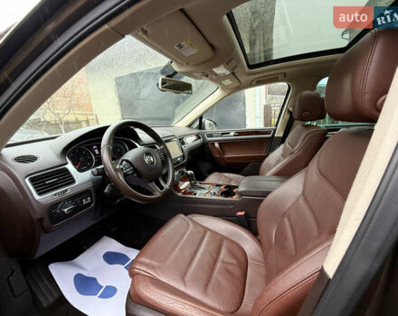 Коричневый Фольксваген Туарег, объемом двигателя 3 л и пробегом 225 тыс. км за 17999 $, фото 17 на Automoto.ua