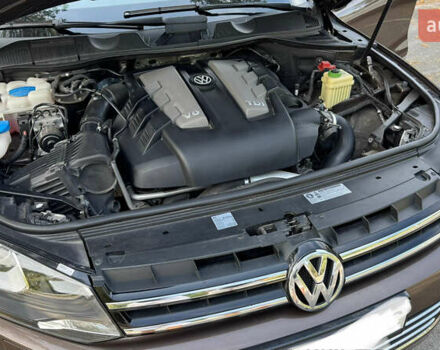 Коричневый Фольксваген Туарег, объемом двигателя 3 л и пробегом 230 тыс. км за 19200 $, фото 28 на Automoto.ua