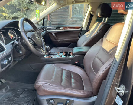 Коричневий Фольксваген Туарег, об'ємом двигуна 3 л та пробігом 245 тис. км за 17999 $, фото 33 на Automoto.ua