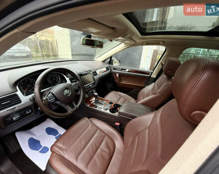 Коричневый Фольксваген Туарег, объемом двигателя 3 л и пробегом 225 тыс. км за 17999 $, фото 31 на Automoto.ua