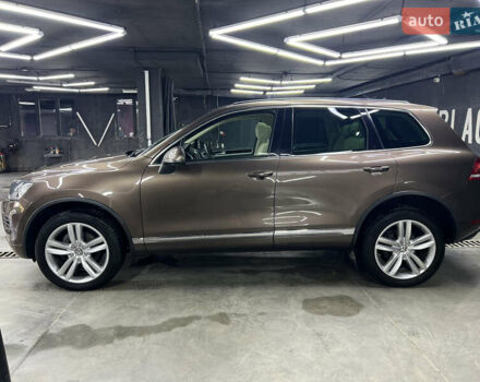 Коричневий Фольксваген Туарег, об'ємом двигуна 2.97 л та пробігом 207 тис. км за 23999 $, фото 2 на Automoto.ua
