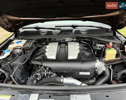 Коричневый Фольксваген Туарег, объемом двигателя 3 л и пробегом 225 тыс. км за 17999 $, фото 60 на Automoto.ua