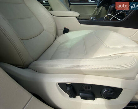 Коричневий Фольксваген Туарег, об'ємом двигуна 2.97 л та пробігом 348 тис. км за 20500 $, фото 16 на Automoto.ua