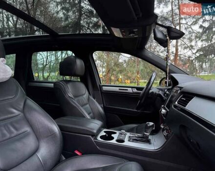 Коричневий Фольксваген Туарег, об'ємом двигуна 3 л та пробігом 296 тис. км за 19390 $, фото 34 на Automoto.ua