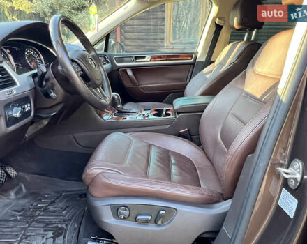 Коричневий Фольксваген Туарег, об'ємом двигуна 3 л та пробігом 245 тис. км за 17999 $, фото 32 на Automoto.ua