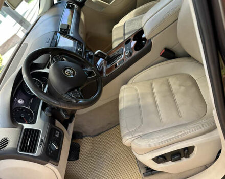 Коричневий Фольксваген Туарег, об'ємом двигуна 3 л та пробігом 280 тис. км за 16500 $, фото 12 на Automoto.ua