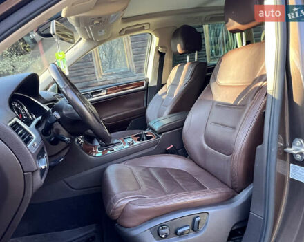 Коричневий Фольксваген Туарег, об'ємом двигуна 3 л та пробігом 245 тис. км за 17999 $, фото 31 на Automoto.ua