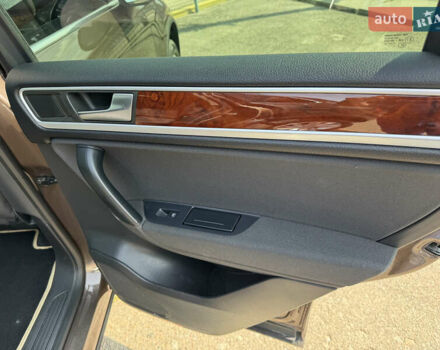 Коричневый Фольксваген Туарег, объемом двигателя 2.97 л и пробегом 214 тыс. км за 17490 $, фото 38 на Automoto.ua