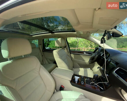 Коричневий Фольксваген Туарег, об'ємом двигуна 2.97 л та пробігом 348 тис. км за 20500 $, фото 15 на Automoto.ua