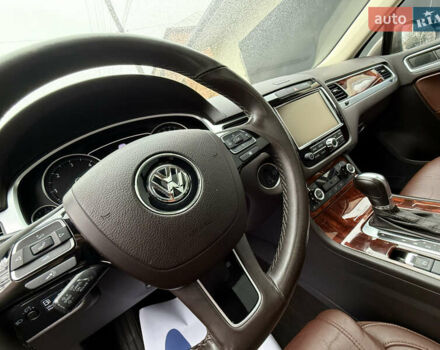 Коричневый Фольксваген Туарег, объемом двигателя 3 л и пробегом 225 тыс. км за 17999 $, фото 21 на Automoto.ua