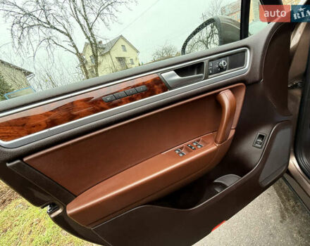 Коричневый Фольксваген Туарег, объемом двигателя 3 л и пробегом 225 тыс. км за 17999 $, фото 27 на Automoto.ua