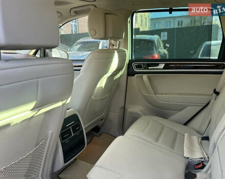 Коричневий Фольксваген Туарег, об'ємом двигуна 2.97 л та пробігом 175 тис. км за 19800 $, фото 8 на Automoto.ua