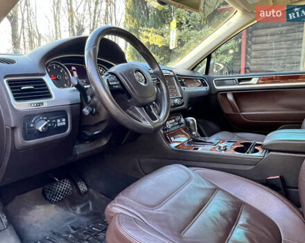 Коричневий Фольксваген Туарег, об'ємом двигуна 3 л та пробігом 245 тис. км за 17999 $, фото 40 на Automoto.ua