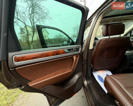 Коричневый Фольксваген Туарег, объемом двигателя 3 л и пробегом 225 тыс. км за 17999 $, фото 30 на Automoto.ua