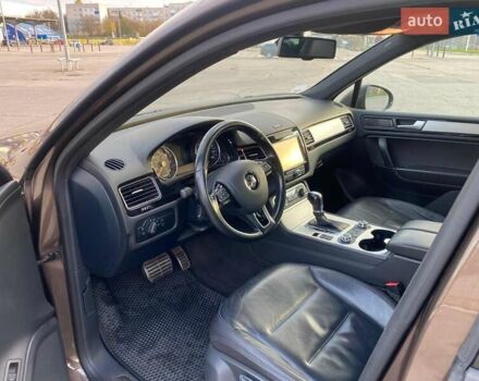 Коричневый Фольксваген Туарег, объемом двигателя 3 л и пробегом 241 тыс. км за 17100 $, фото 9 на Automoto.ua