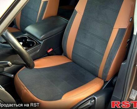 Коричневый Фольксваген Туарег, объемом двигателя 3 л и пробегом 236 тыс. км за 18000 $, фото 4 на Automoto.ua