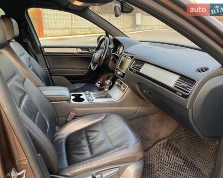 Коричневый Фольксваген Туарег, объемом двигателя 3 л и пробегом 241 тыс. км за 17100 $, фото 6 на Automoto.ua