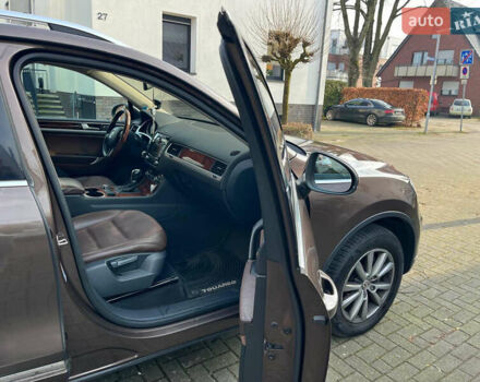 Коричневый Фольксваген Туарег, объемом двигателя 3 л и пробегом 175 тыс. км за 19000 $, фото 9 на Automoto.ua