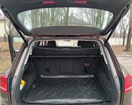 Коричневый Фольксваген Туарег, объемом двигателя 2.97 л и пробегом 225 тыс. км за 20000 $, фото 7 на Automoto.ua