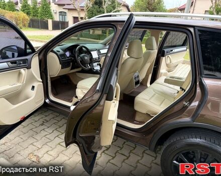 Коричневый Фольксваген Туарег, объемом двигателя 3 л и пробегом 200 тыс. км за 17500 $, фото 10 на Automoto.ua