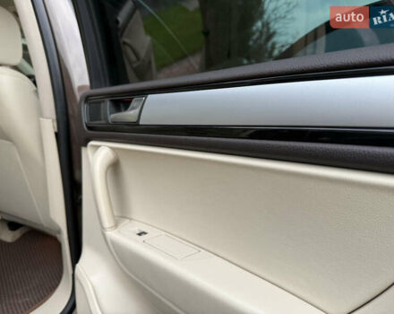 Коричневый Фольксваген Туарег, объемом двигателя 2.97 л и пробегом 239 тыс. км за 17500 $, фото 67 на Automoto.ua