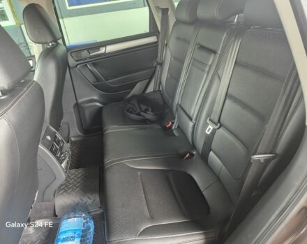 Коричневый Фольксваген Туарег, объемом двигателя 3 л и пробегом 265 тыс. км за 20000 $, фото 7 на Automoto.ua