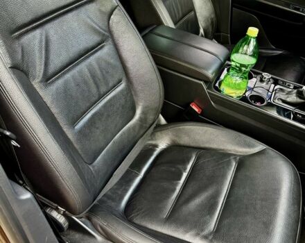 Коричневый Фольксваген Туарег, объемом двигателя 3 л и пробегом 330 тыс. км за 17500 $, фото 17 на Automoto.ua