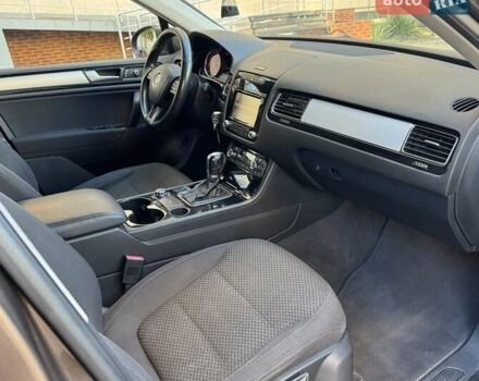 Коричневый Фольксваген Туарег, объемом двигателя 2.97 л и пробегом 208 тыс. км за 19800 $, фото 16 на Automoto.ua