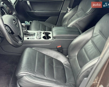 Коричневый Фольксваген Туарег, объемом двигателя 2.97 л и пробегом 280 тыс. км за 19900 $, фото 13 на Automoto.ua