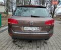 Коричневый Фольксваген Туарег, объемом двигателя 2.97 л и пробегом 225 тыс. км за 20000 $, фото 4 на Automoto.ua