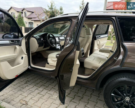 Коричневый Фольксваген Туарег, объемом двигателя 2.97 л и пробегом 239 тыс. км за 17500 $, фото 56 на Automoto.ua