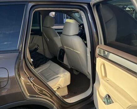 Коричневый Фольксваген Туарег, объемом двигателя 2.97 л и пробегом 240 тыс. км за 18000 $, фото 9 на Automoto.ua